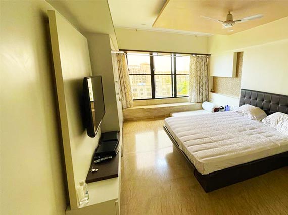 High End 3 BHK Apartment For Sale Versova