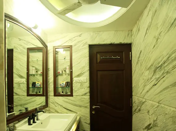 Lavish Bathroom 3 Bed Apartment Mumbai Bandra