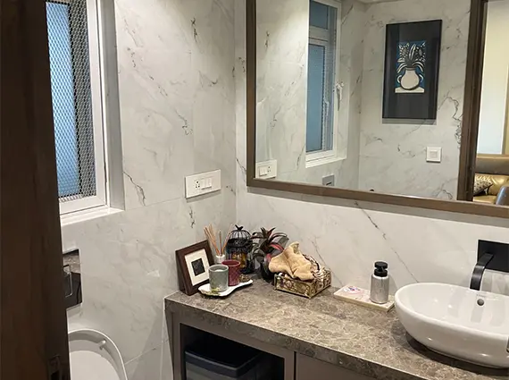 Bathroom of Fully Furnished Andheri West 4 BHK Apartment