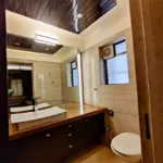 Chic Bathroom Ultra Modern Apartment Juhu Scheme