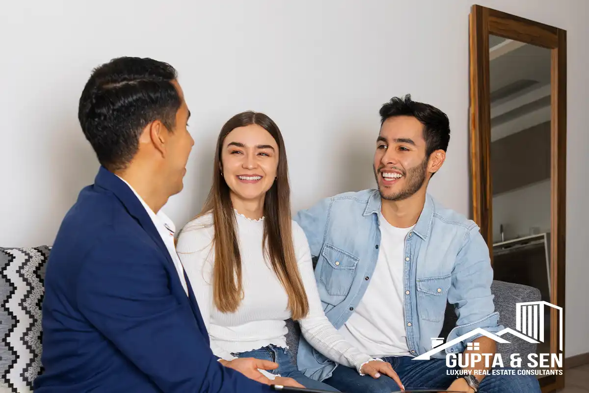 Real Estate Agent Managing Relationships with Client