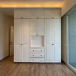 5 BHK Windsor Grande Oshiwara Rental Wardrobe Wall Bedroom