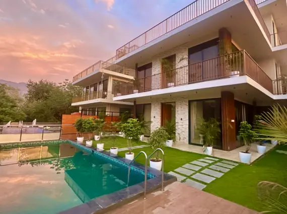 6 BHK Villa Jambrung Karjat Exterior View With Lawn And Pool